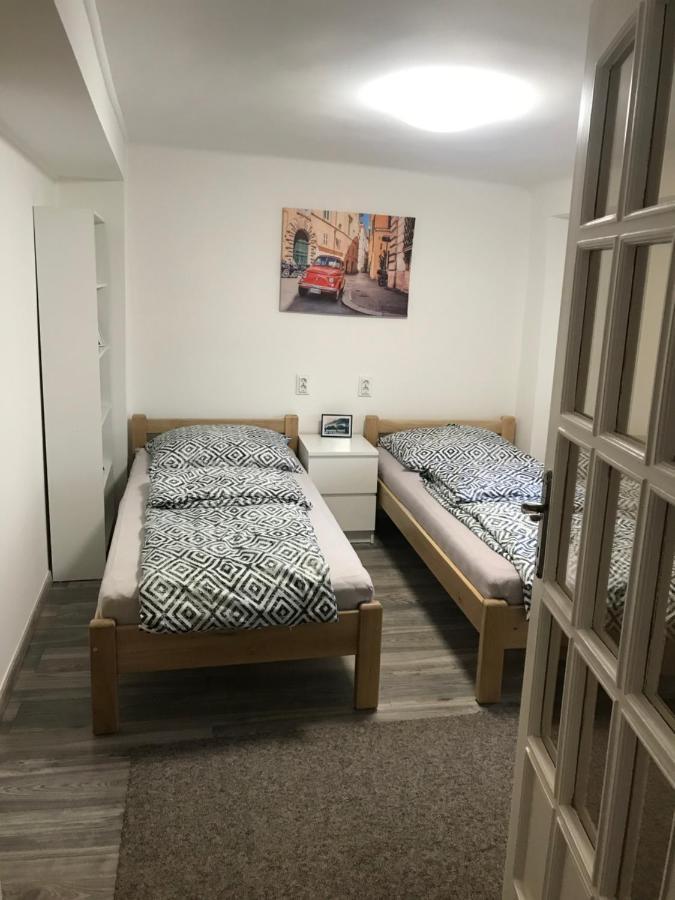Mora Apartman 2 Кишкунфеледьхаза Экстерьер фото