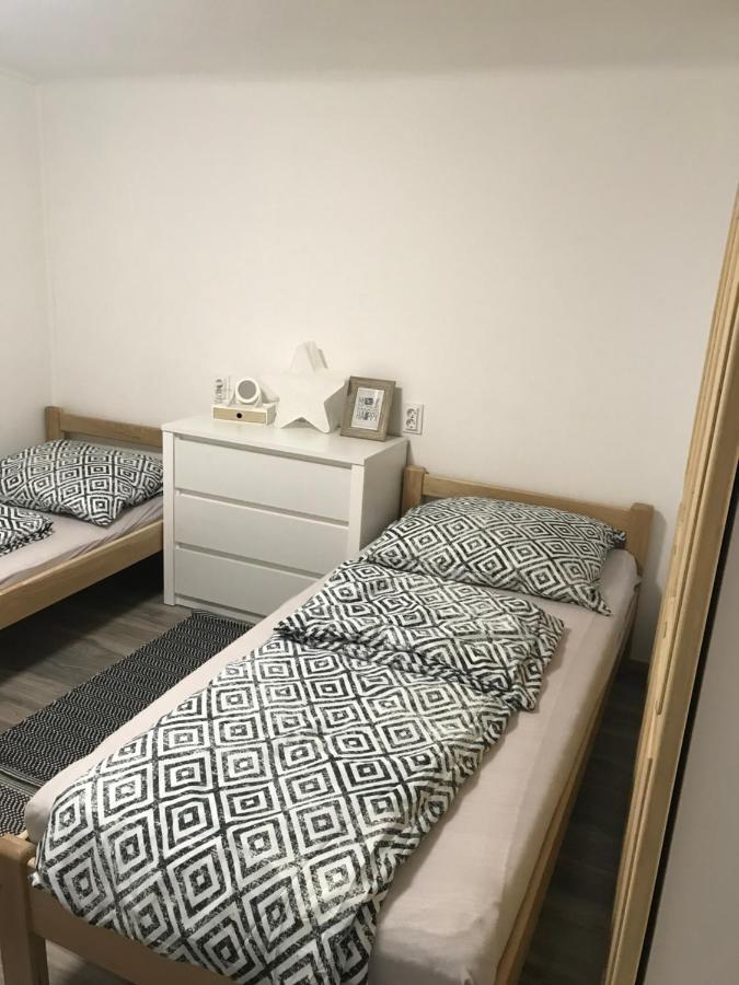 Mora Apartman 2 Кишкунфеледьхаза Экстерьер фото